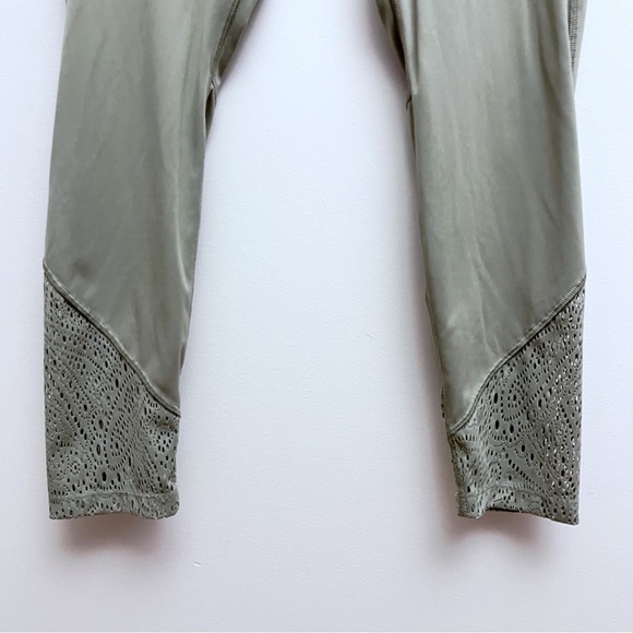 Pink Sport Sage Green Eyelet Cut Out 7/8 Length Seamless Leggings Women’s Large - Picture 2 of 7